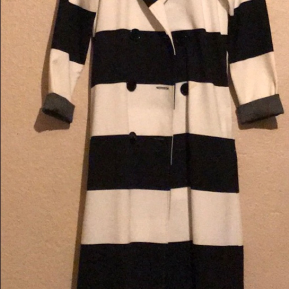 Double zero! size small stylish coat